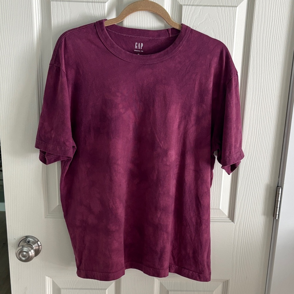 2 GAP Men’s Short Sleeve Crew Neck T-Shirts Purple Tie Dye